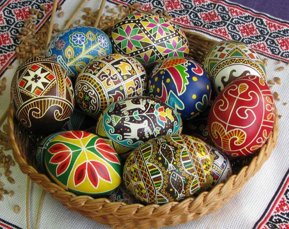 Мастер-класс по росписи пасхальных яиц от фольклорно-этнографического ансамбля «Собор»