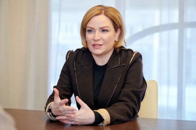 Министр культуры РФ Любимова Ольга поздравляет всех с Новым годом!