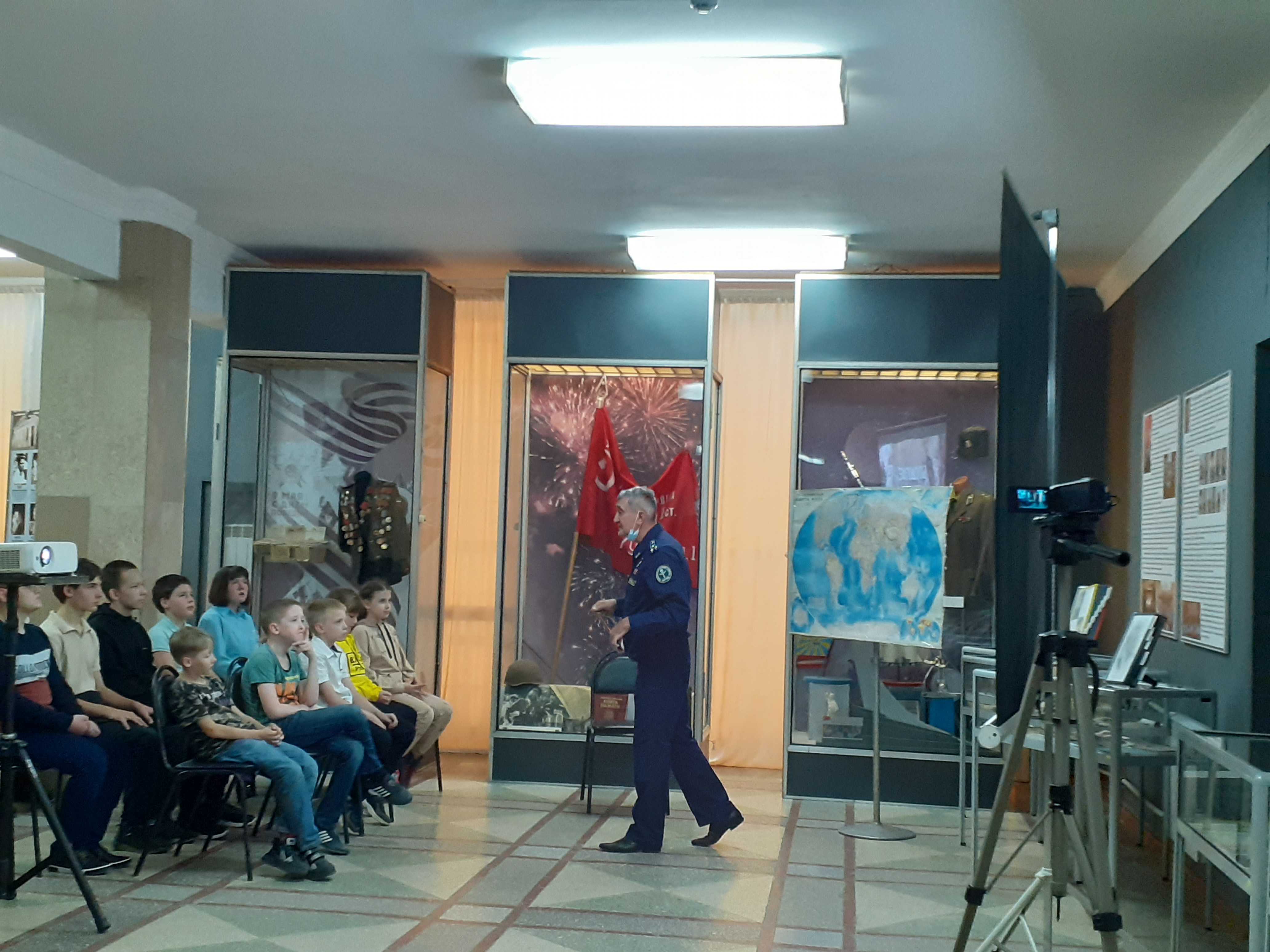 Урок мужества «Пожарный — профессия героическая» состоялся в ВПК «Отвага»
