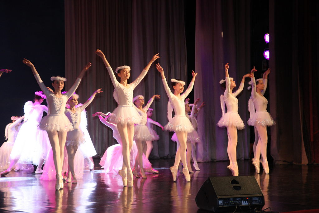 Отчетный концерт «Полвека в созвездии танца…» театра танца «Арабеск»