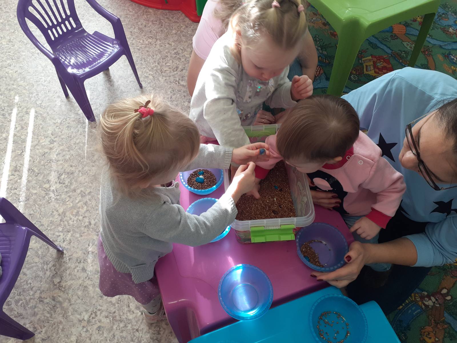 Детские занятия для малышей в ДК «Россия»