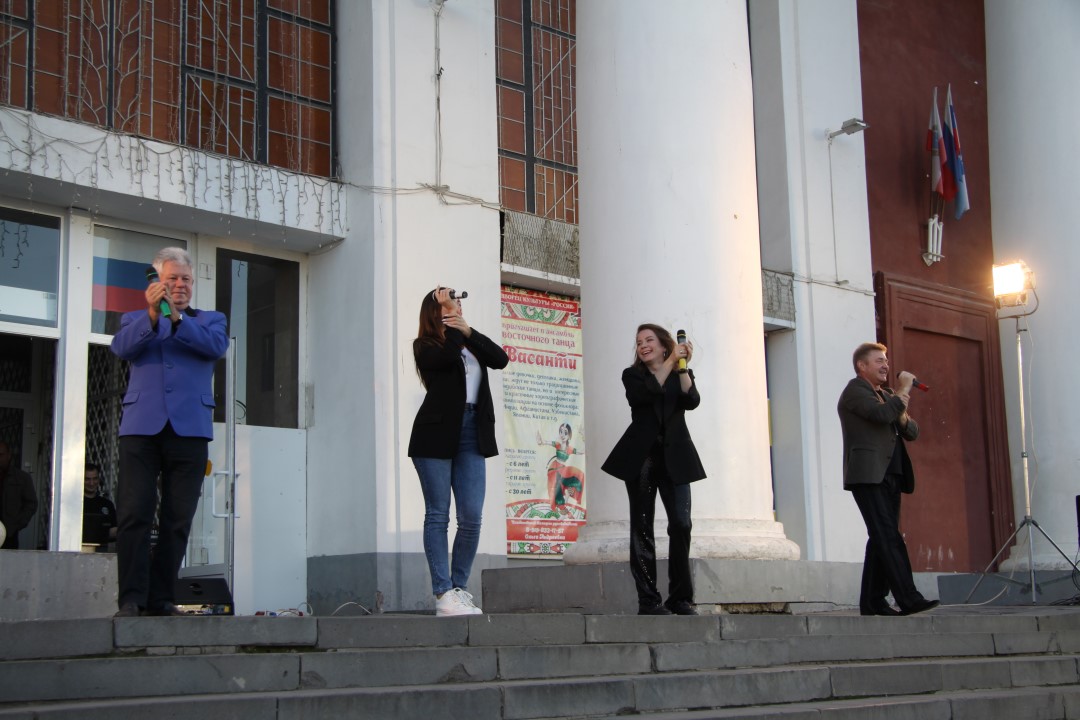 Концертная программа на площади Ленина в рамках цикла мероприятий «Нескучные выходные»