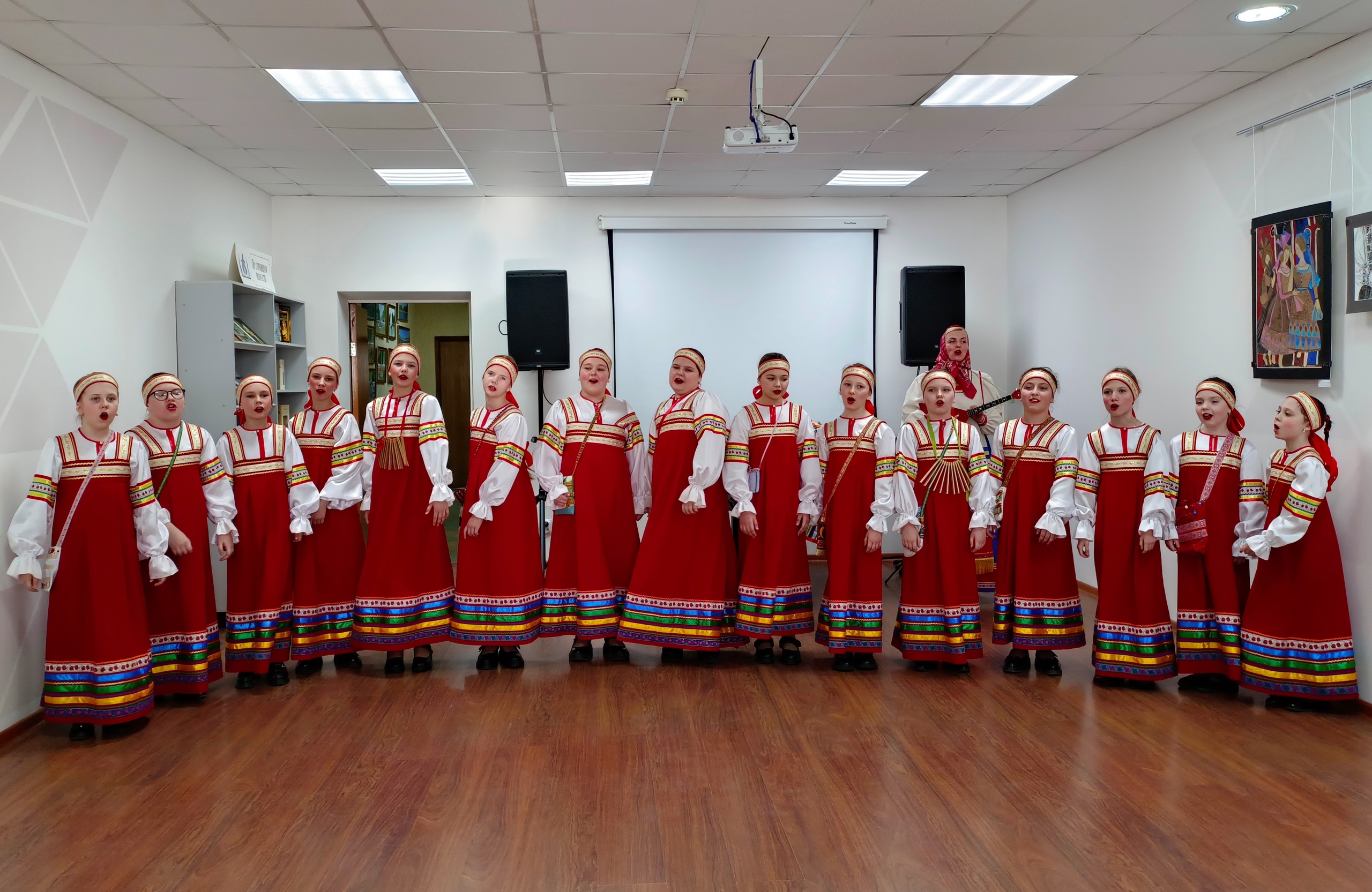 Детский фольклорный ансамбль «Перепёлочка» выступил в Центральной Городской библиотеке