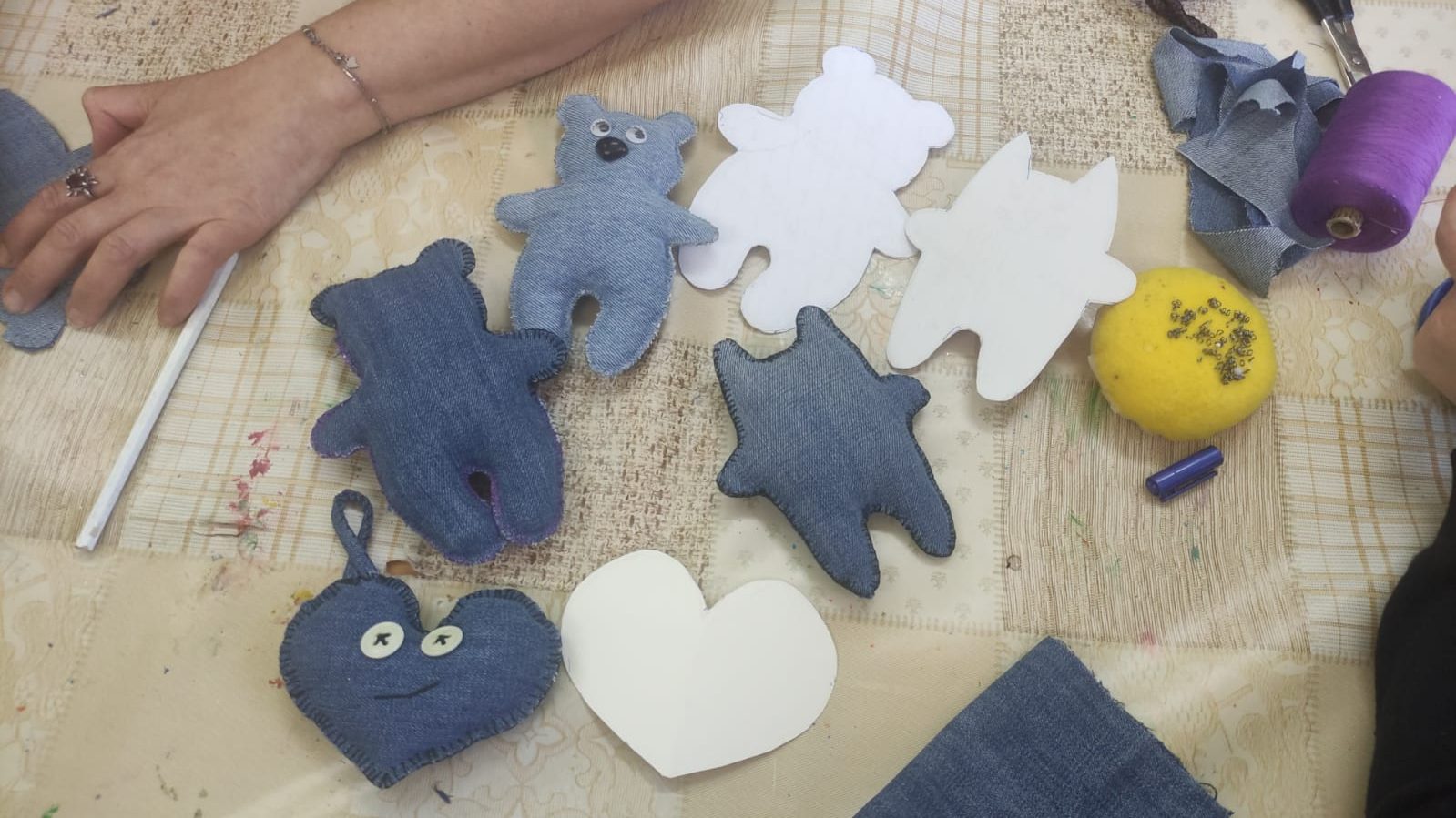 Мастер-класс по созданию игрушек в инклюзивной творческой лаборатории «Дорога к счастью»