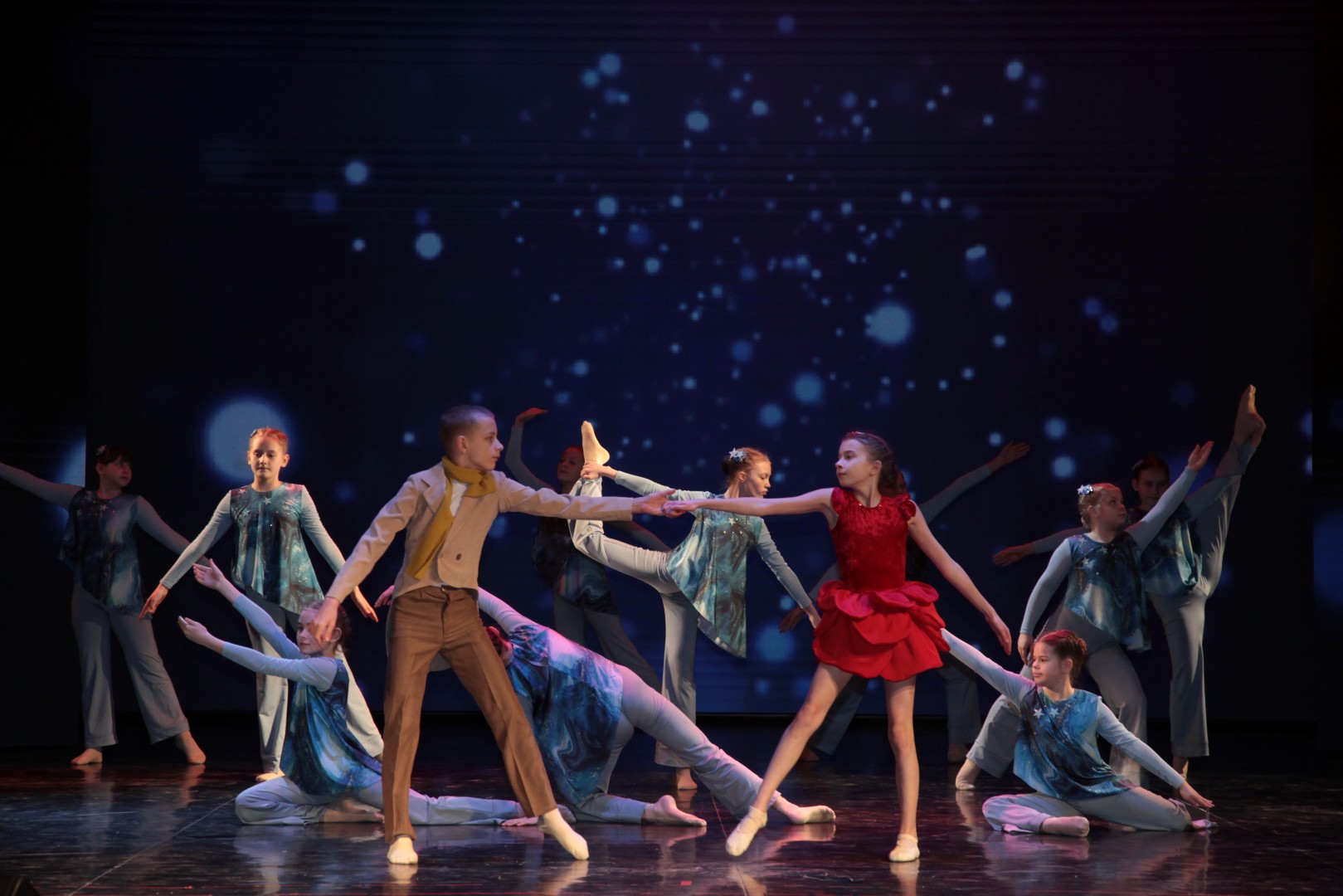 «Мы первые!» — праздничная концертная программа ко Дню космонавтики