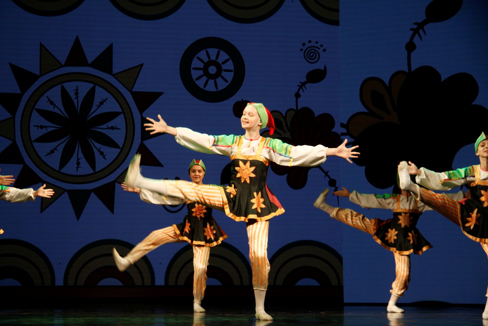 Прямая трансляция концерта ансамблей «Задорный каблучок» и «Радуга»