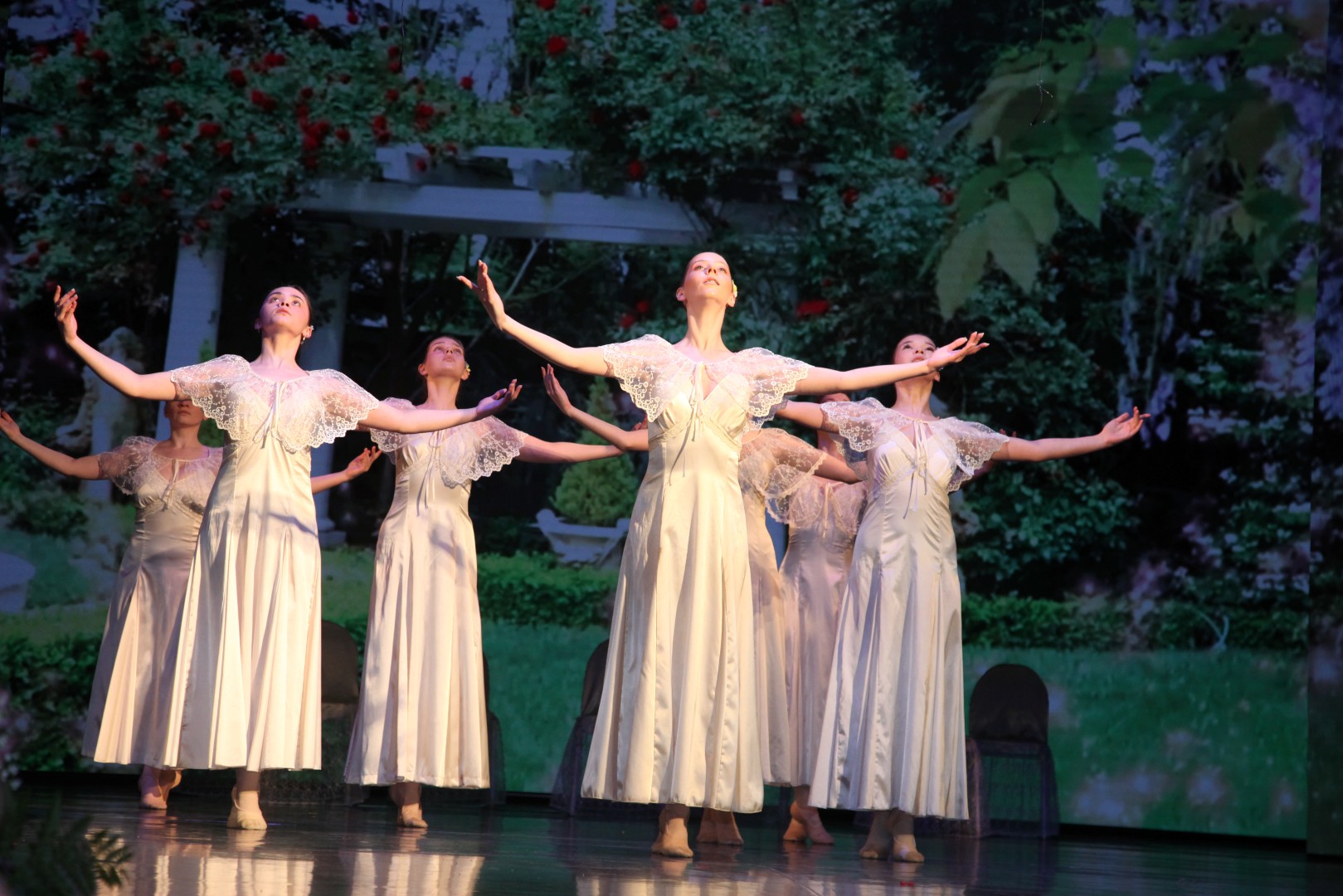 Во Дворце культуры «Россия» состоялась концертная программа «Семья – волшебный символ жизни», посвящённая Международному дню семьи