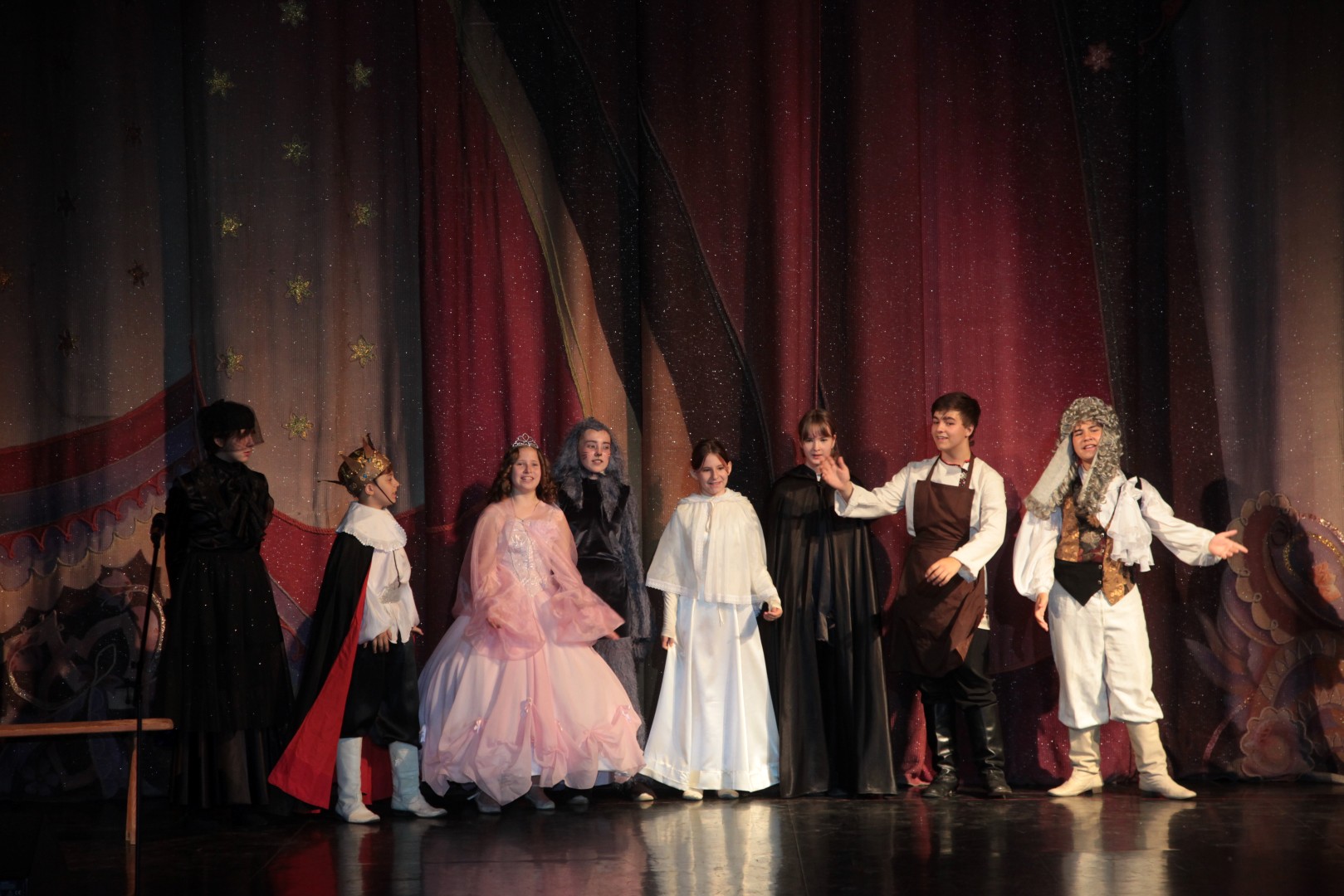 В ДК «Россия» для школьников прошли спектакль и кинопоказ