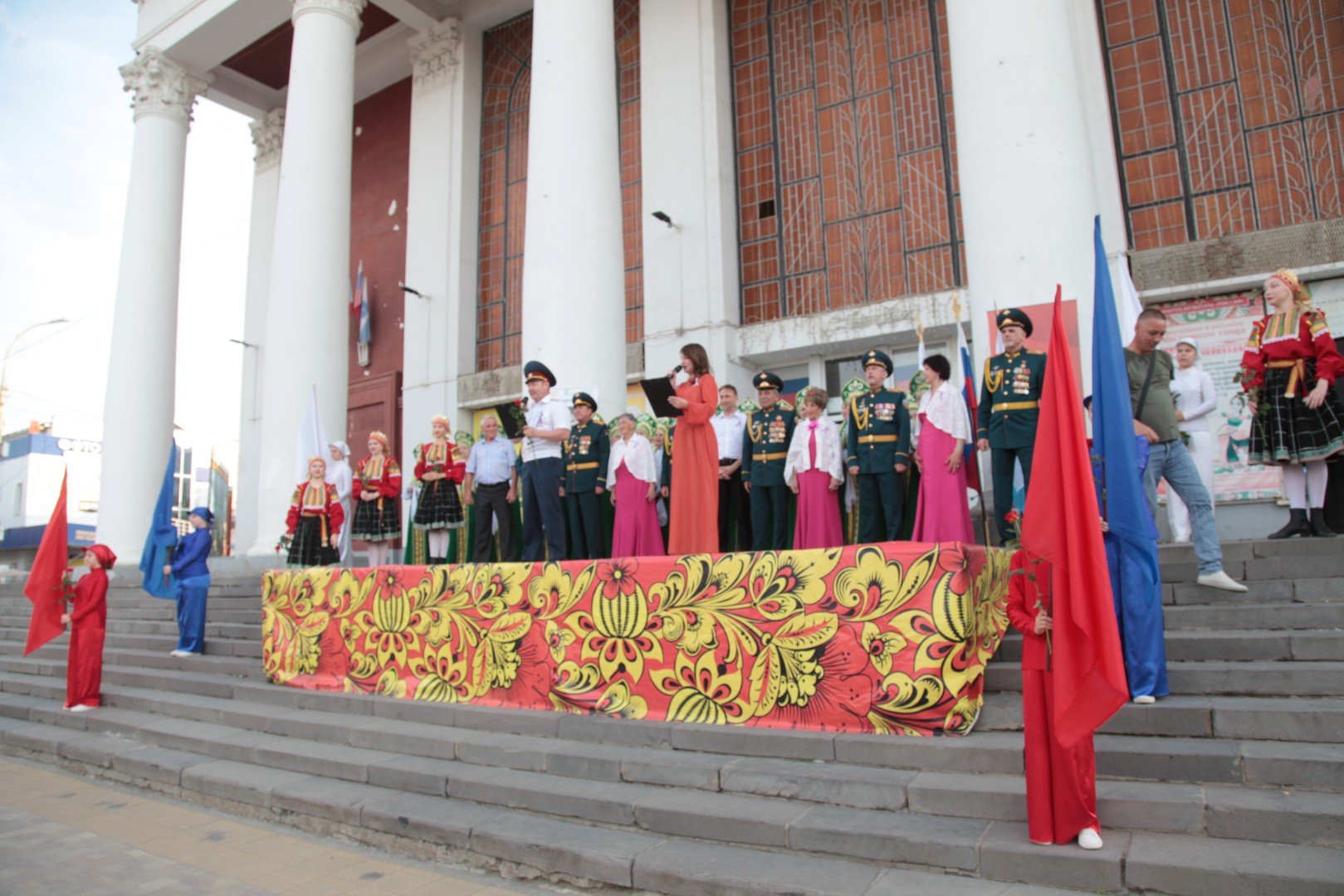 На площади Ленина состоялся концерт, посвященный Дню России