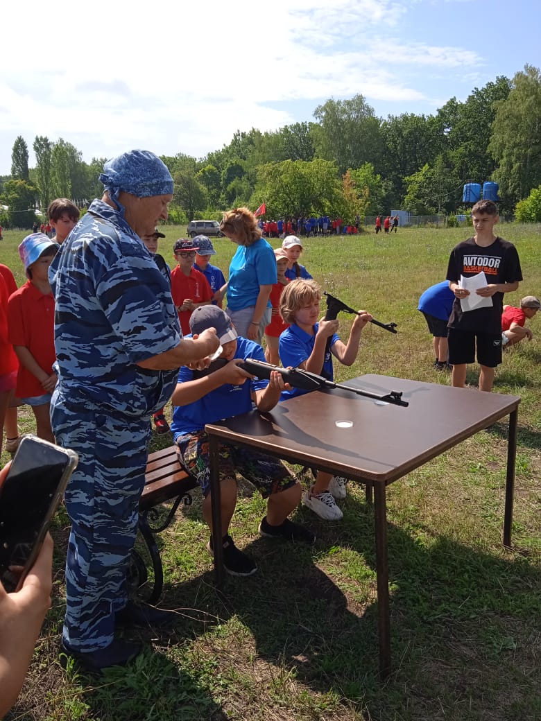 Военно-спортивная эстафета в лагере им. Володи Дубинина: сила, патриотизм и командный дух!