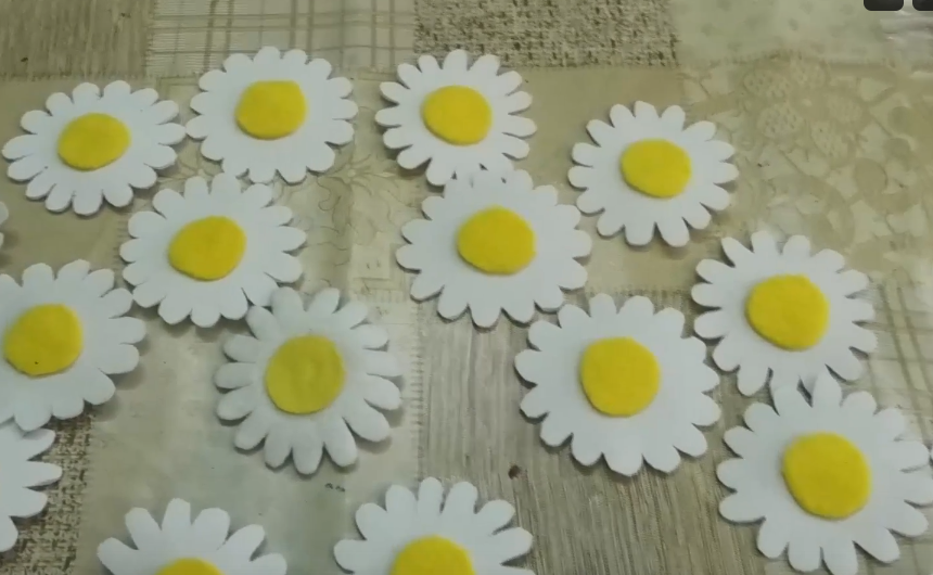 Мастер-класс ко Дню семьи, любви и верности от «Народной студии» клуба декоративно-прикладного творчества «Мастерица»