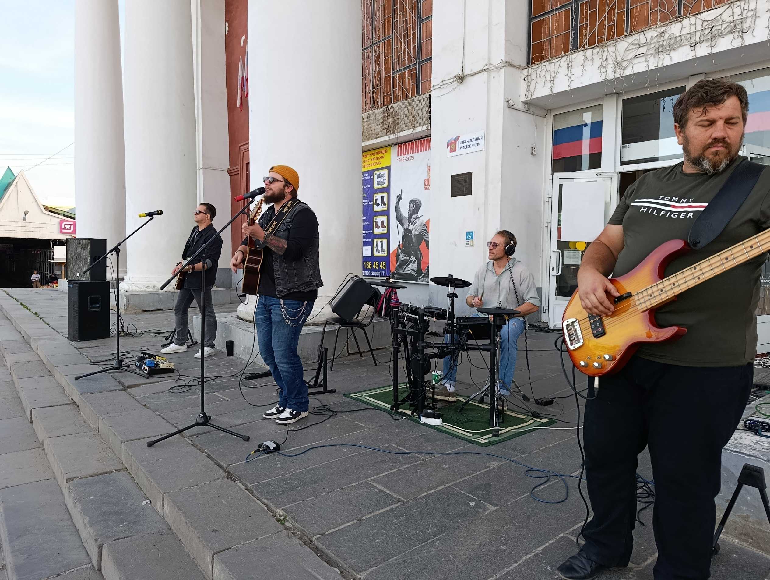 Невероятный вечер живой музыки под открытым небом!