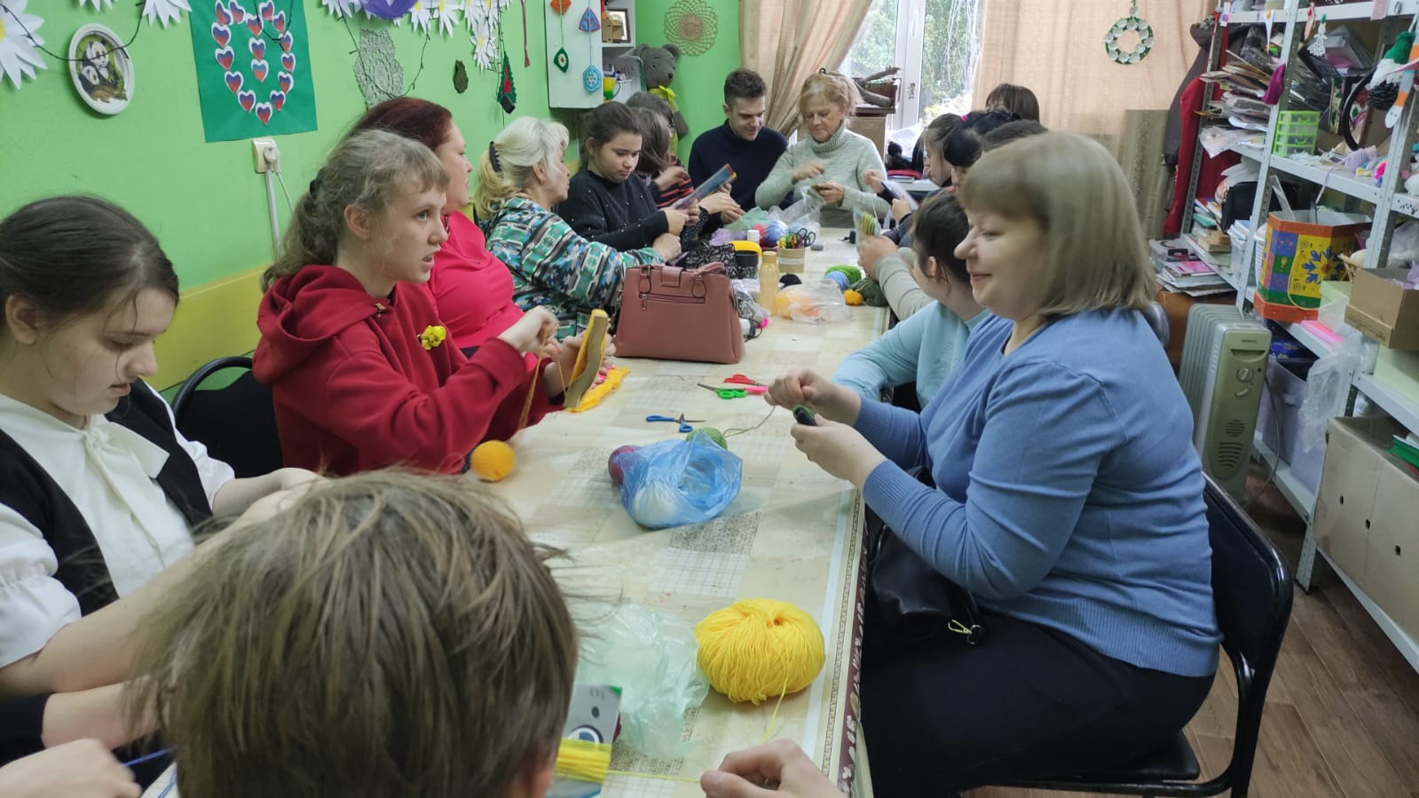 «Неперелётные» птички: в инклюзивной творческой лаборатории «Дорога к счастью» прошёл мастер-класс.