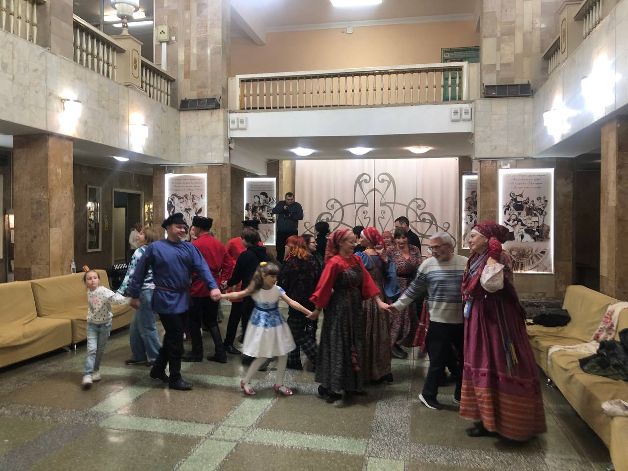 Во Дворце культуры «Россия» прошла этно-дискотека. Видео с мероприятия.