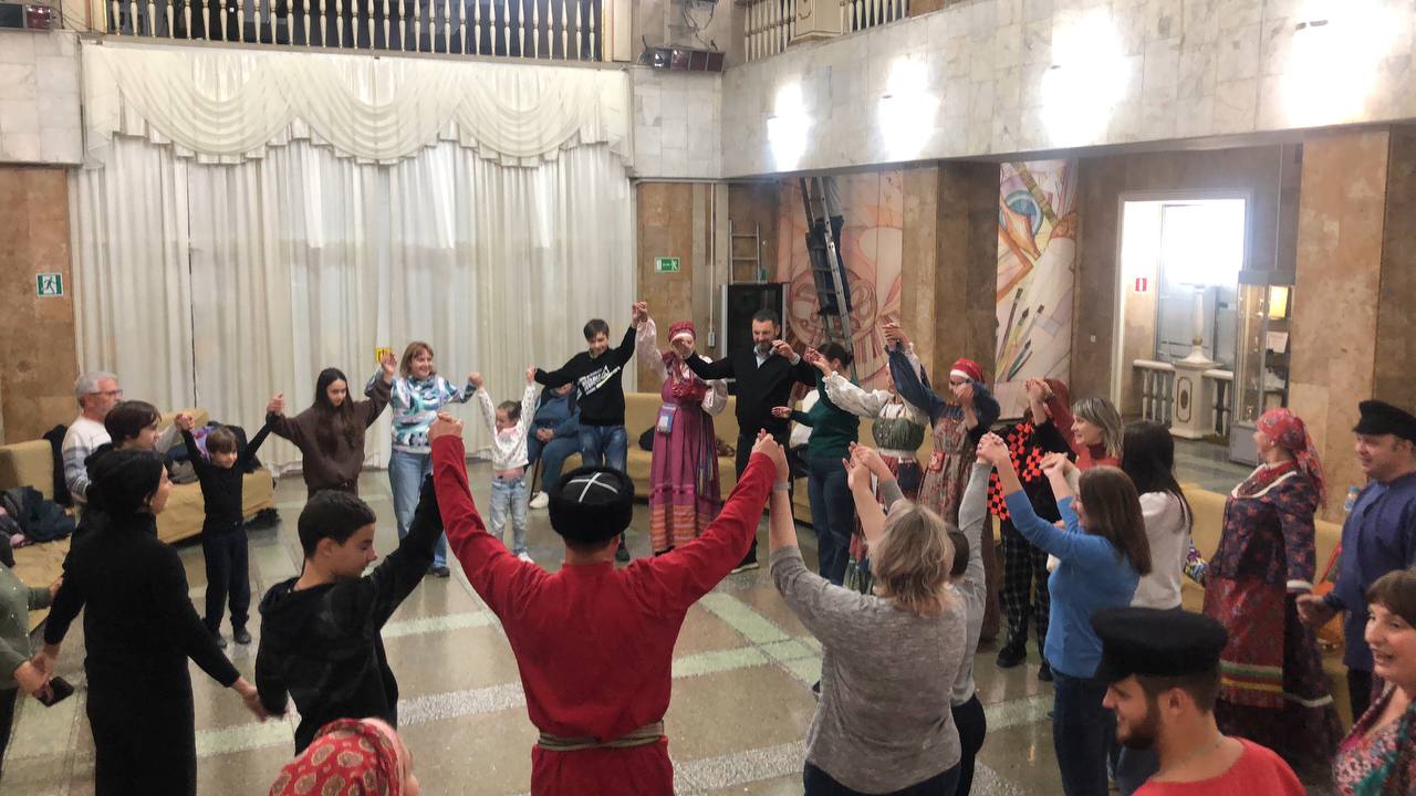 Во Дворце культуры «Россия» прошли настоящие народные гуляния!