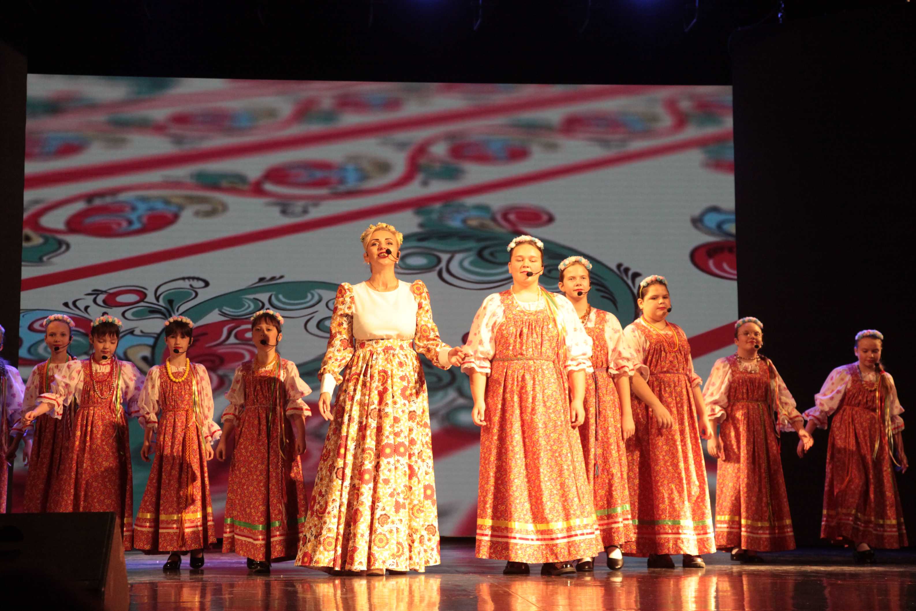 Во Дворце культуры «Россия» прошла концертная программа ко Дню пожилого человека.