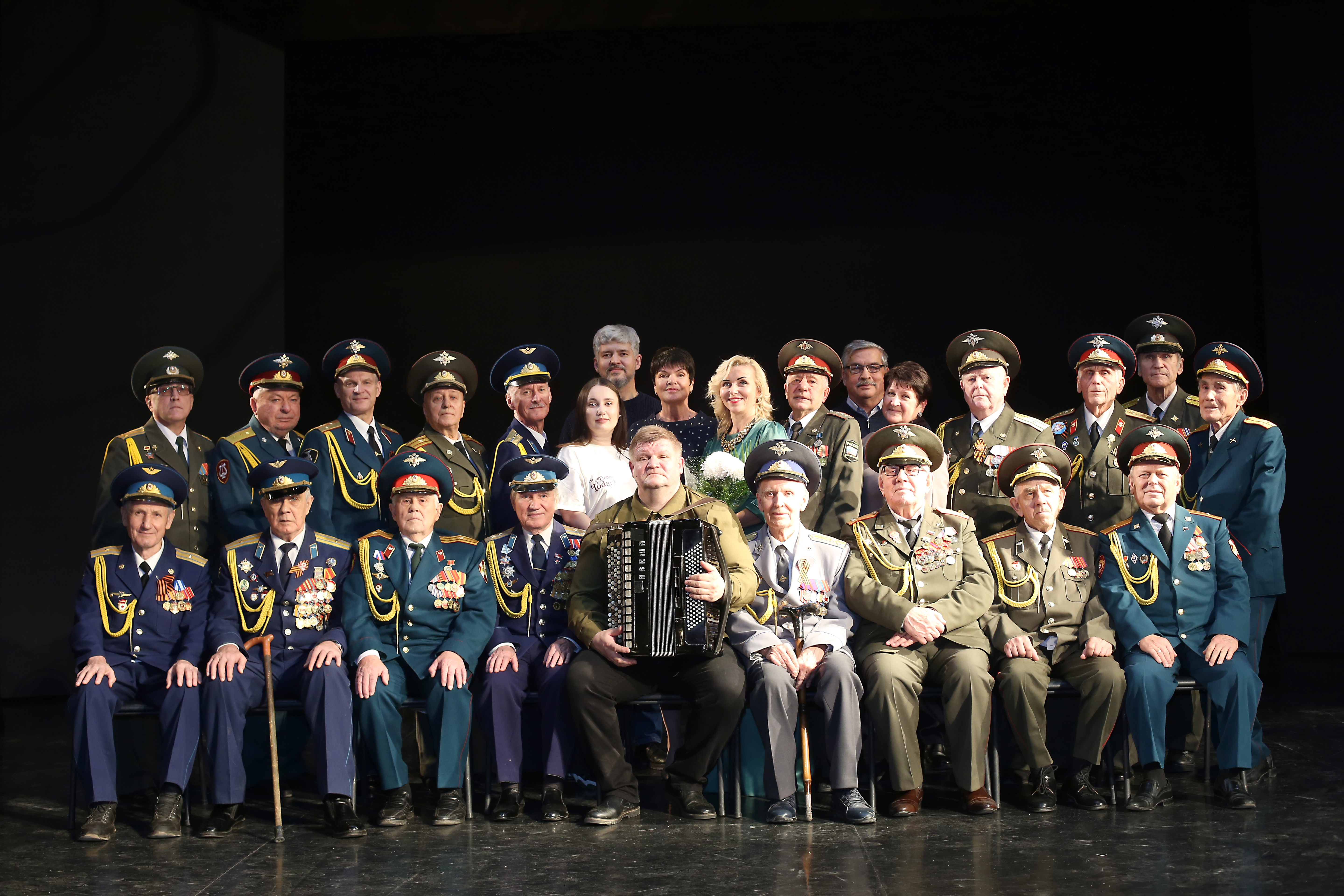 «Когда поют солдаты…». Во Дворце культуры «Россия» прошёл большой концерт.