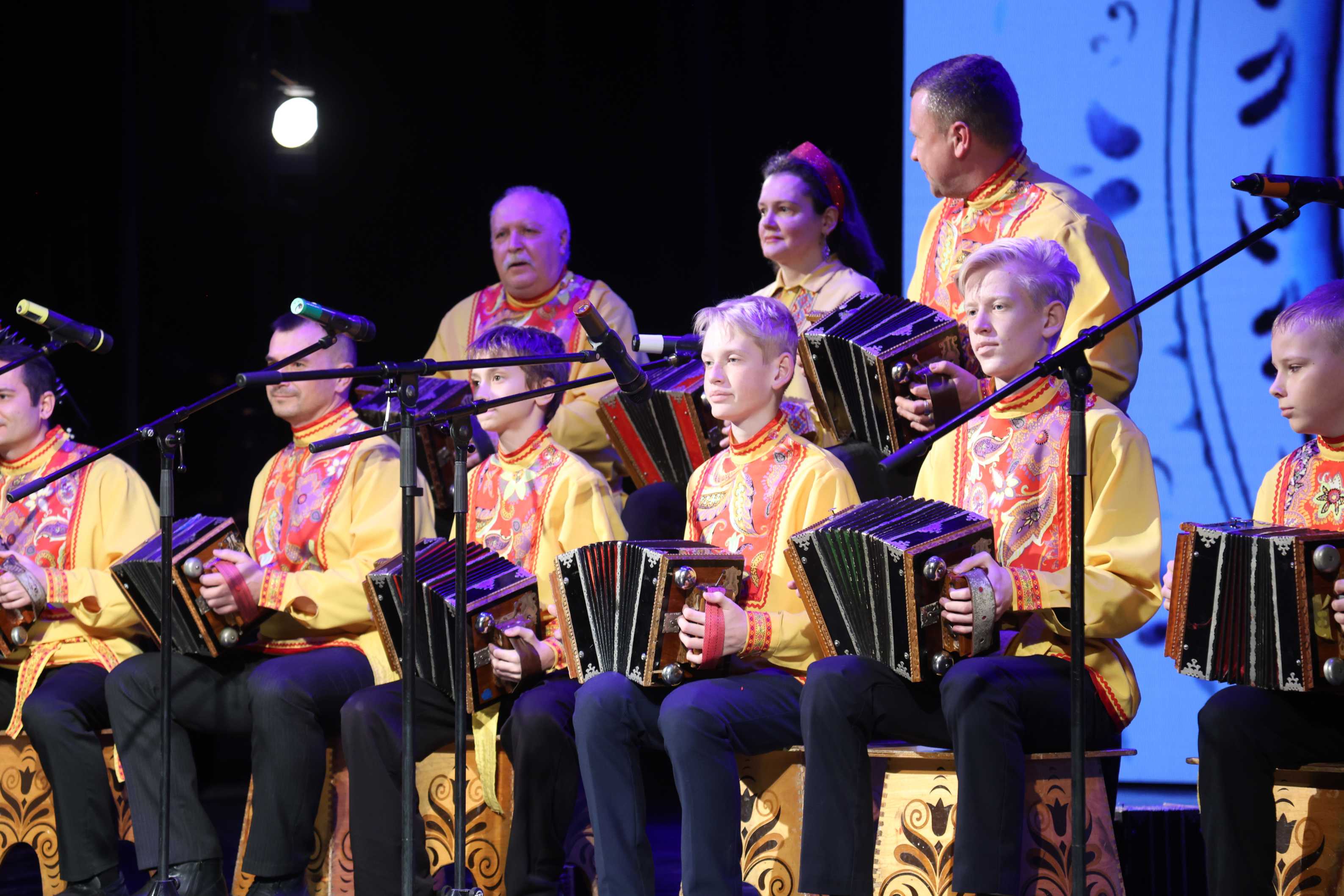 Ансамбль саратовских гармоник «Озорные колокольчики» подарил зрителям незабываемый концерт.