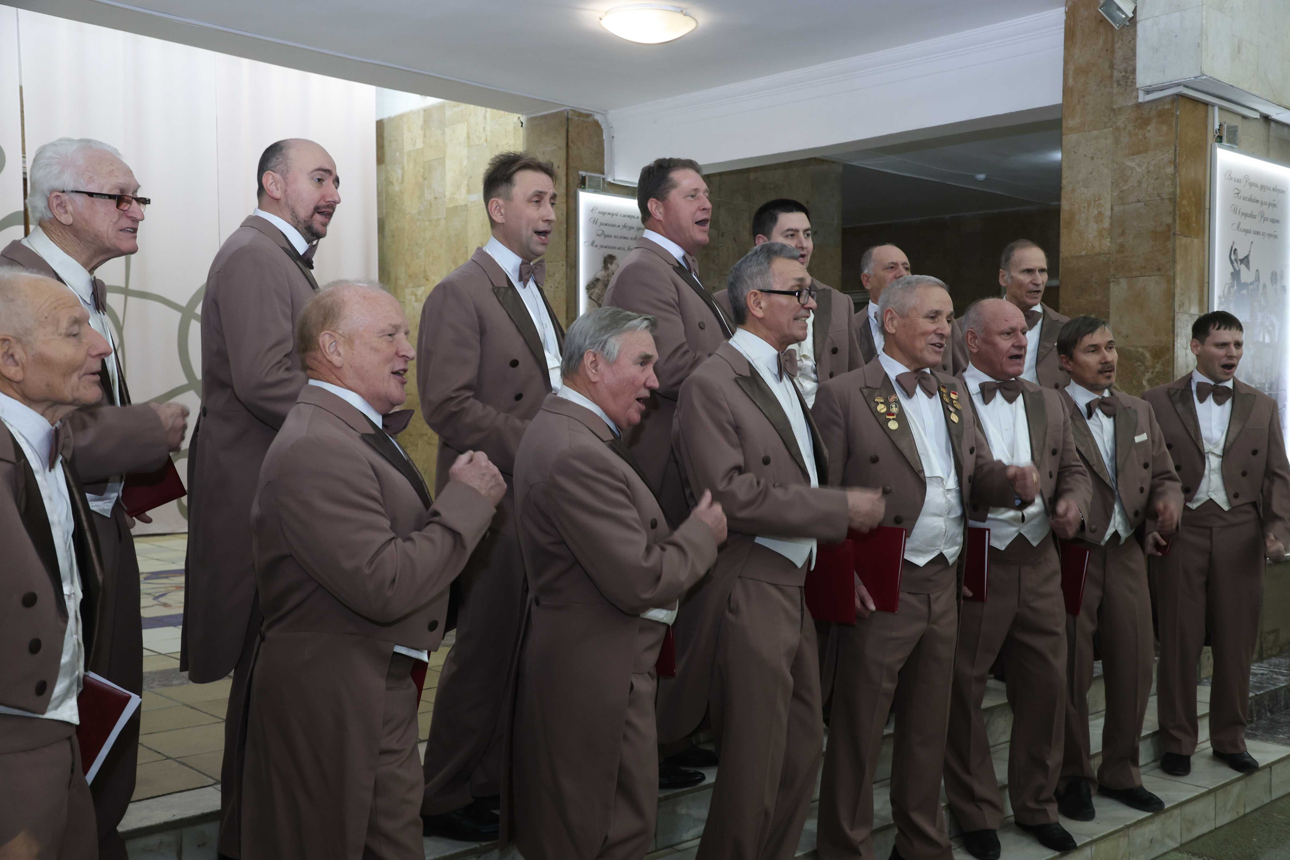 Поющее мужское братство отметило 50-летний юбилей!