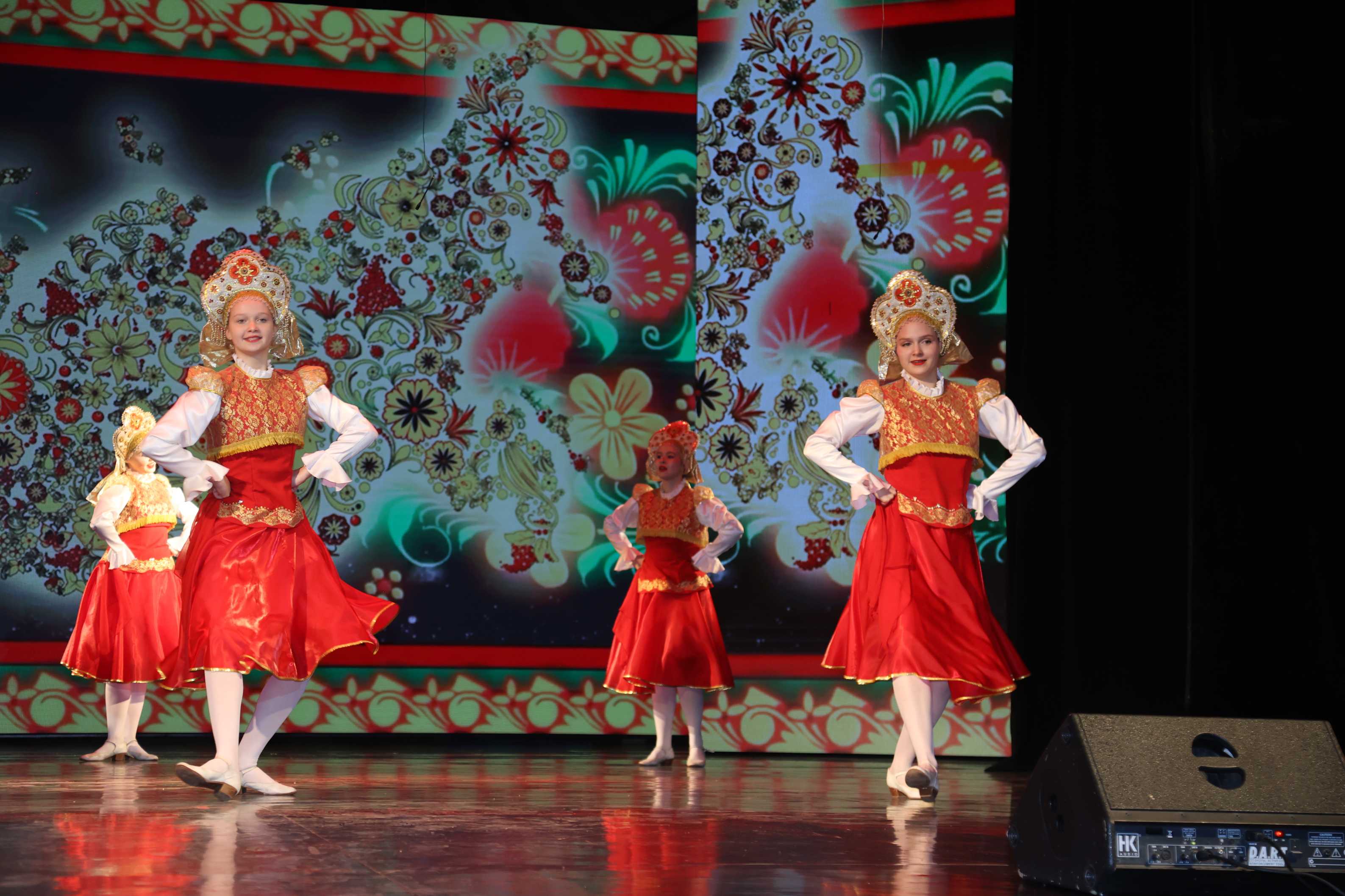 Поздравляем с Днём артиста!