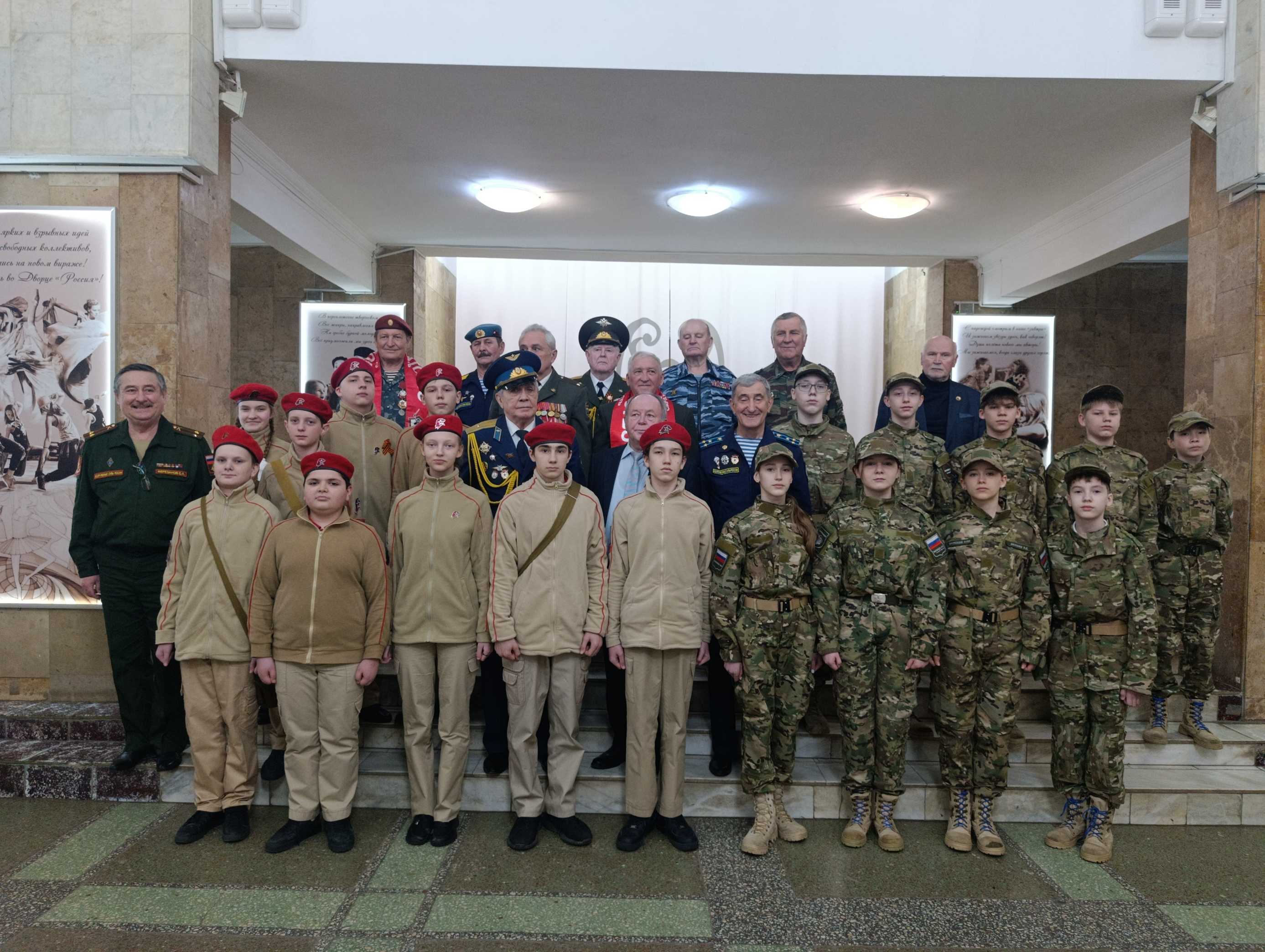 Продолжается смотр-конкурс среди военно-патриотических клубных формирований Саратовской области.