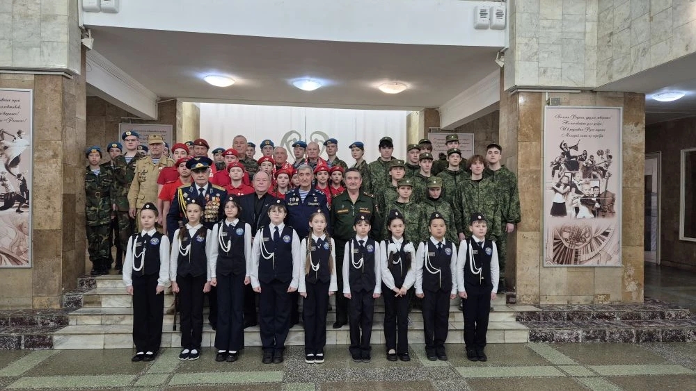 Во Дворце культуры «Россия» подвели итоги смотра-конкурса военно-патриотических отрядов.