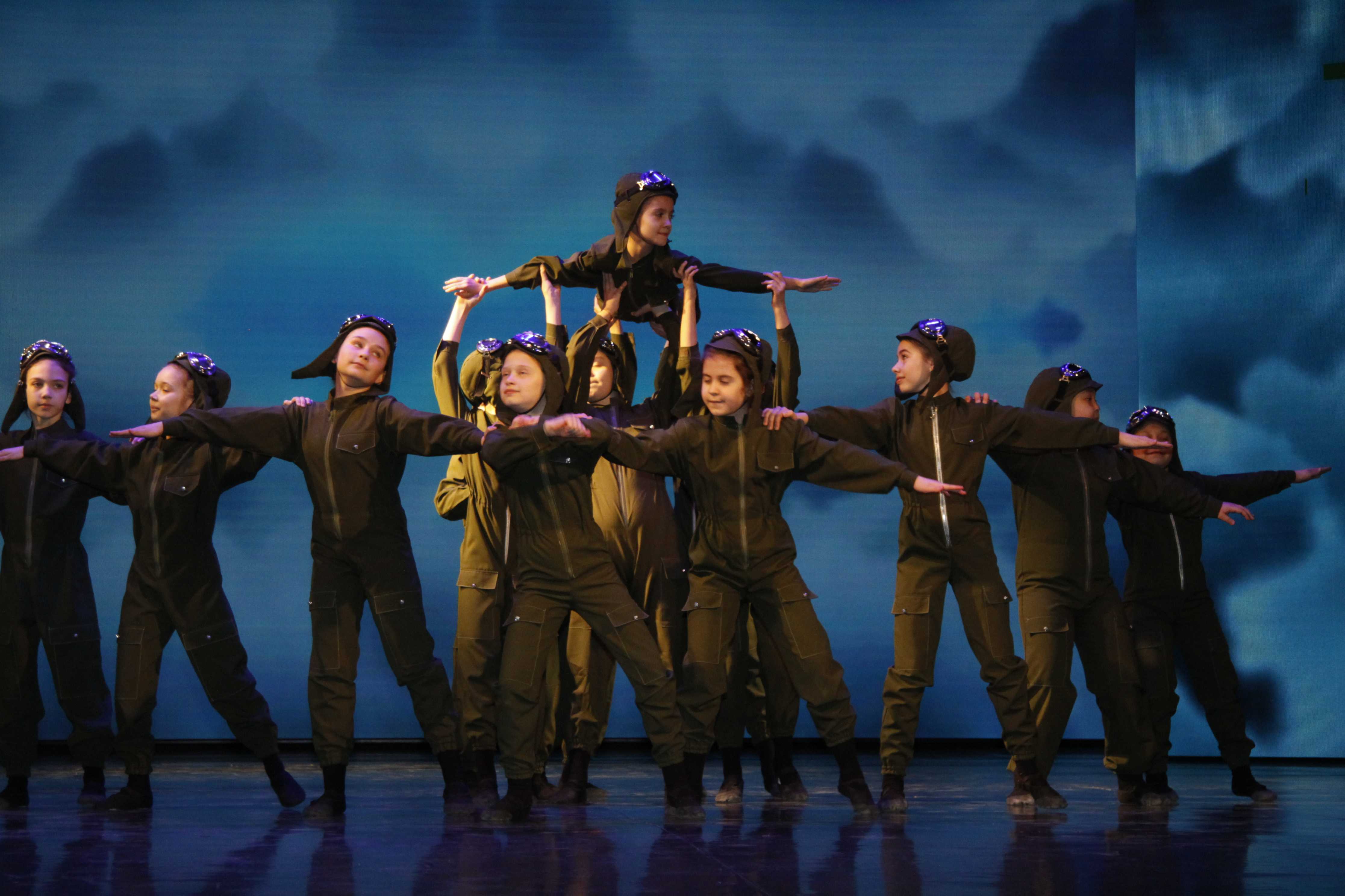 Мы – первые! Во Дворце культуры «Россия» прошёл праздничный концерт.